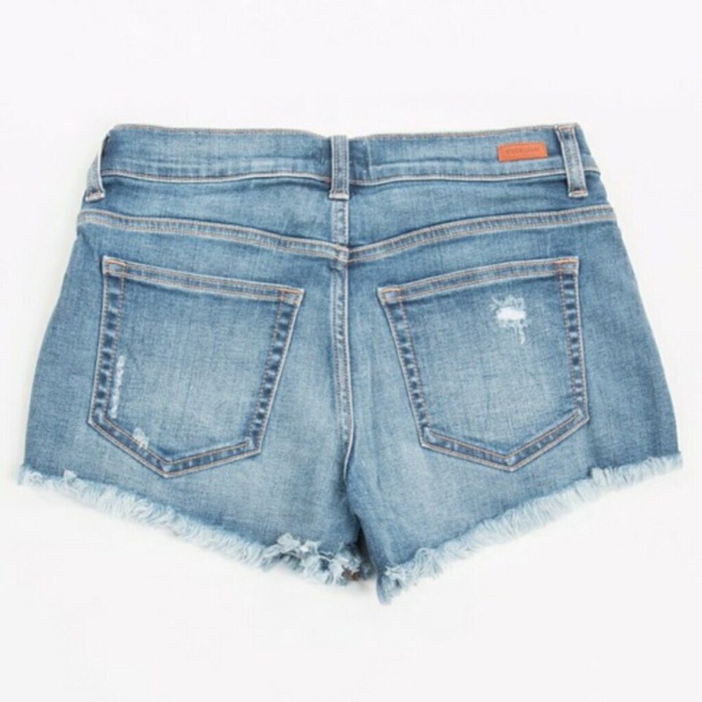 Price drop ⬇️Small Sneak peek jean shorts - Picture 3 of 3